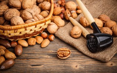 Almonds Hazelnuts Walnuts Muts