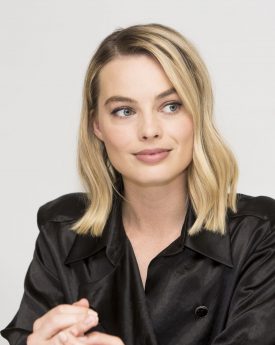 Margot robbie at i, tonya in press conference